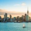När kan man bada i Auckland: havstemperatur månad efter månad